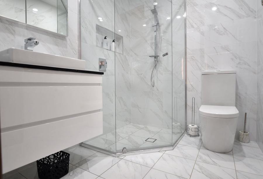 Make Your Small Bathroom Look Large with these 7 Easy Tips