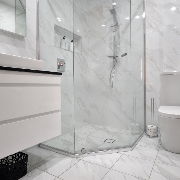 Make Your Small Bathroom Look Large with these 7 Easy Tips