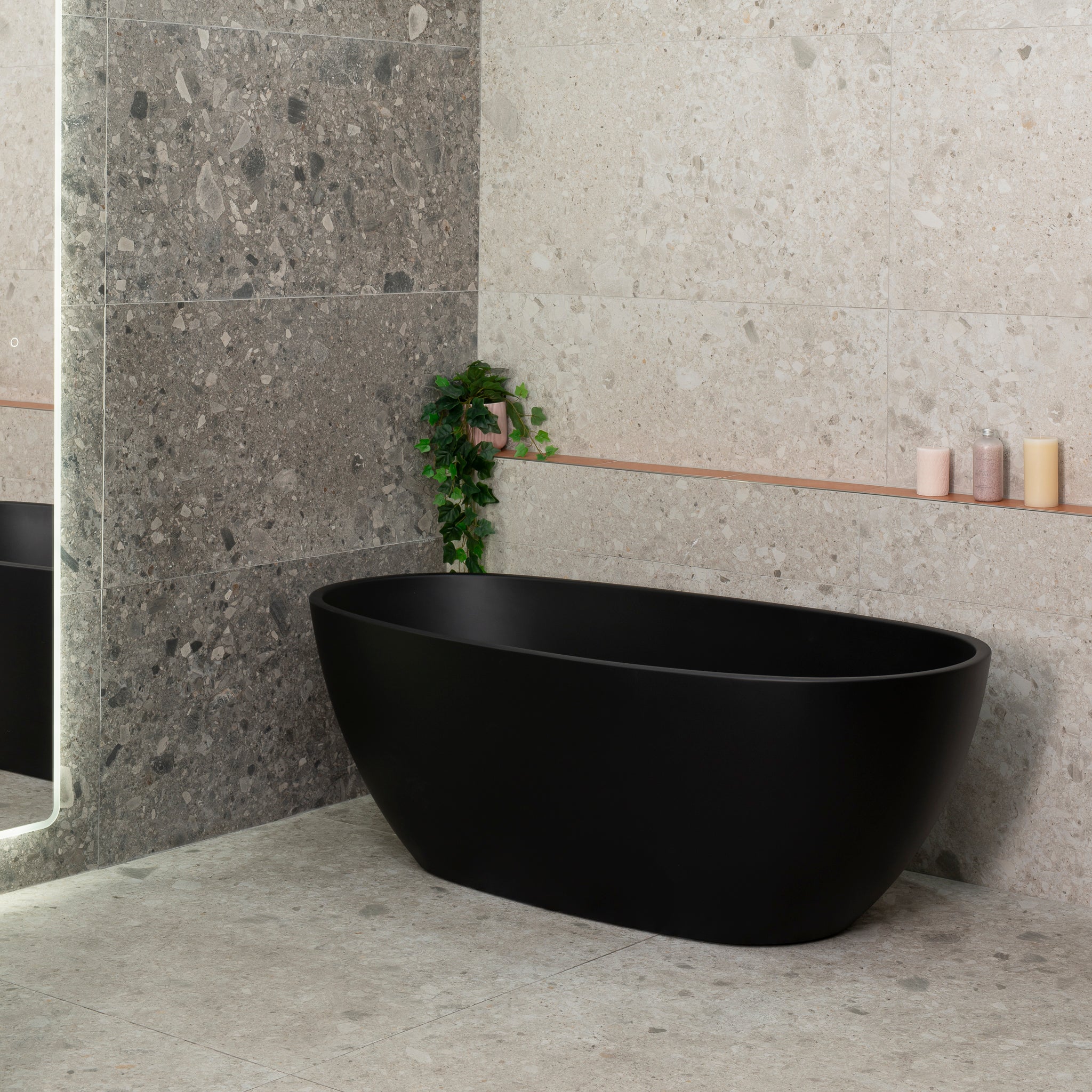 Byron Egg 1600mm Oval Freestanding Bath, Matte Black