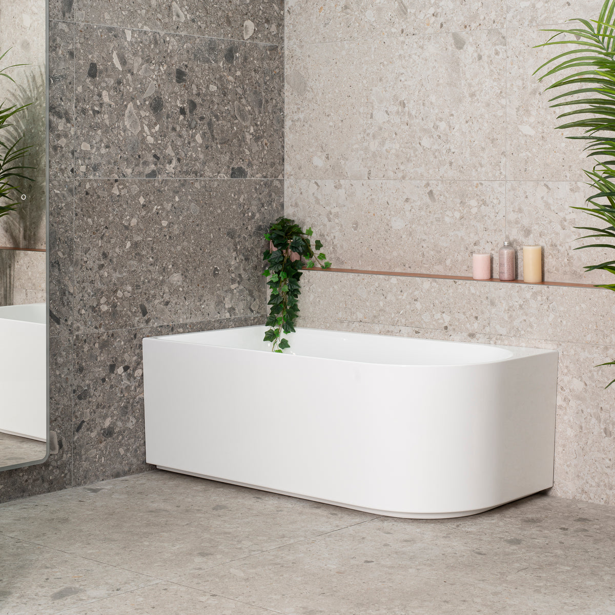 Arco 1500mm left corner bathtub in gloss white, angled side view