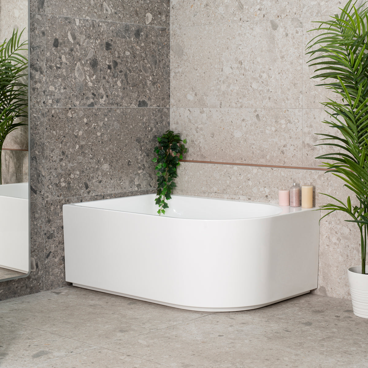 Arco Plus 1400mm left corner bathtub in gloss white, angled side view