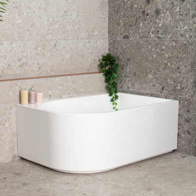 Arco Plus 1400mm right corner bathtub in gloss white, angled front view