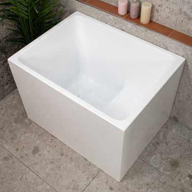 Hicube Multifit 1000mm Japanese Soaking Freestanding Bath with Seat, Gloss White