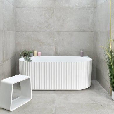 Agora Groove 1500mm back to wall bathtub in matte white, front view
