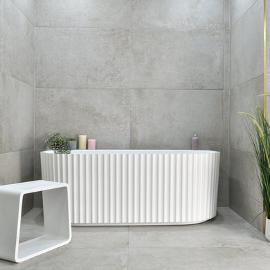 Agora Groove 1500mm back to wall bathtub in gloss white, front view