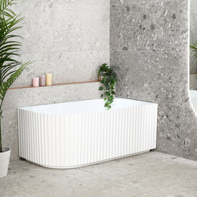 Agora Groove 1500mm right corner bathtub in gloss white, angled side view