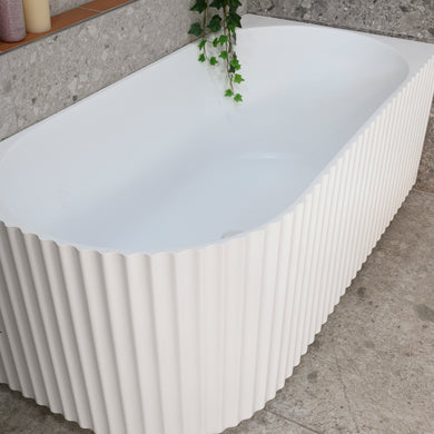 Agora Groove 1500mm right corner bathtub in matte white, zoomed top down view